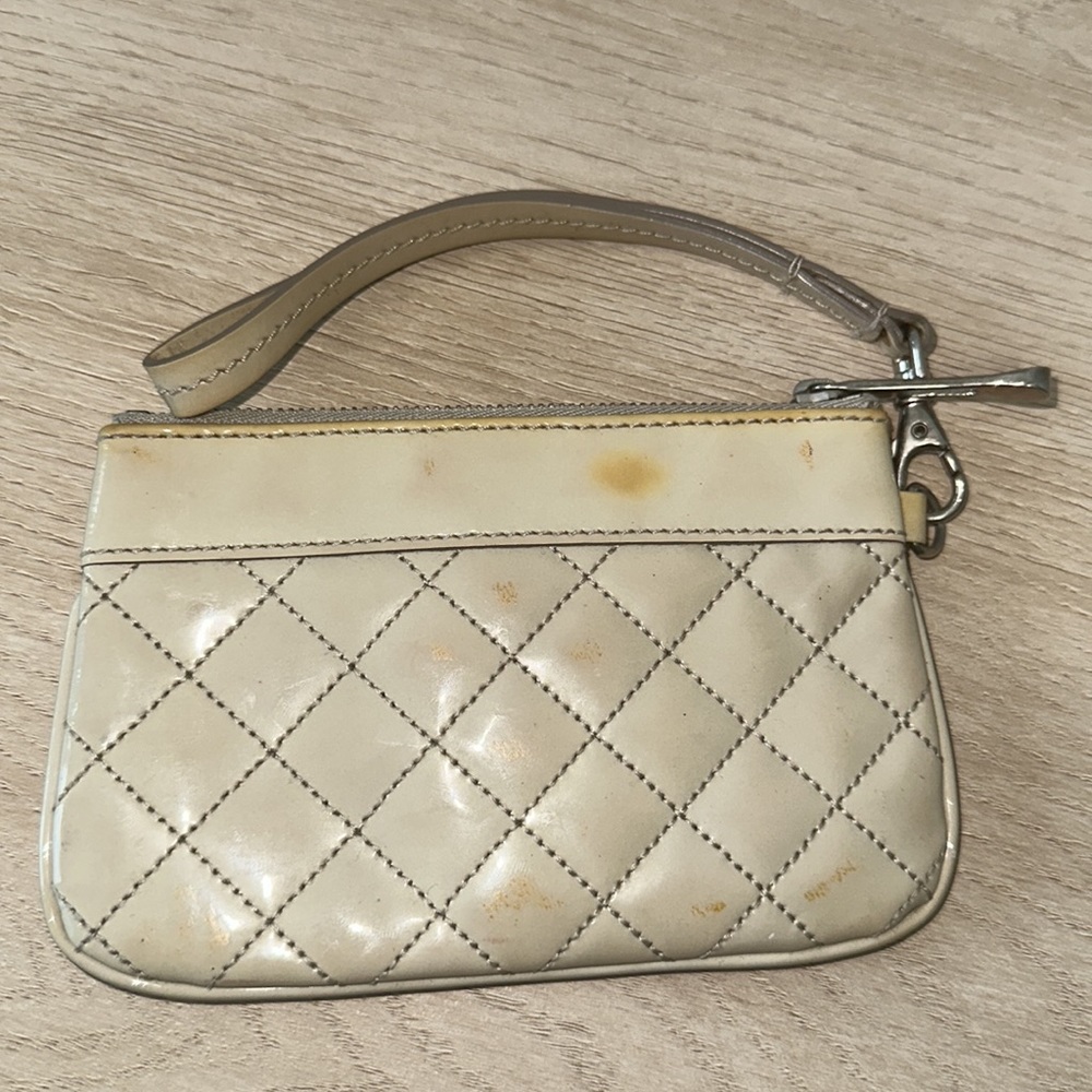 Burberry patent leather wristlet clutch bag - Picture 2 of 12